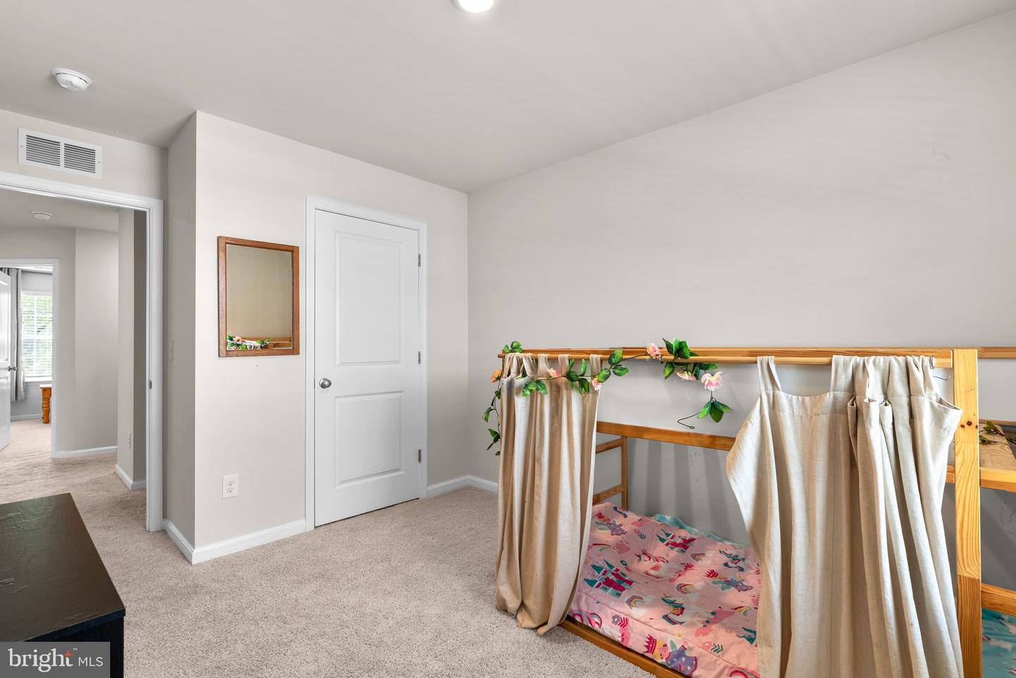 25 E FAIRFAX STREET