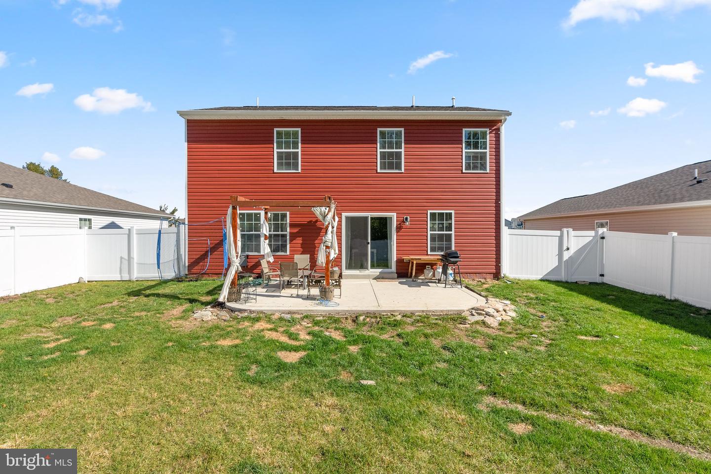 25 E FAIRFAX STREET