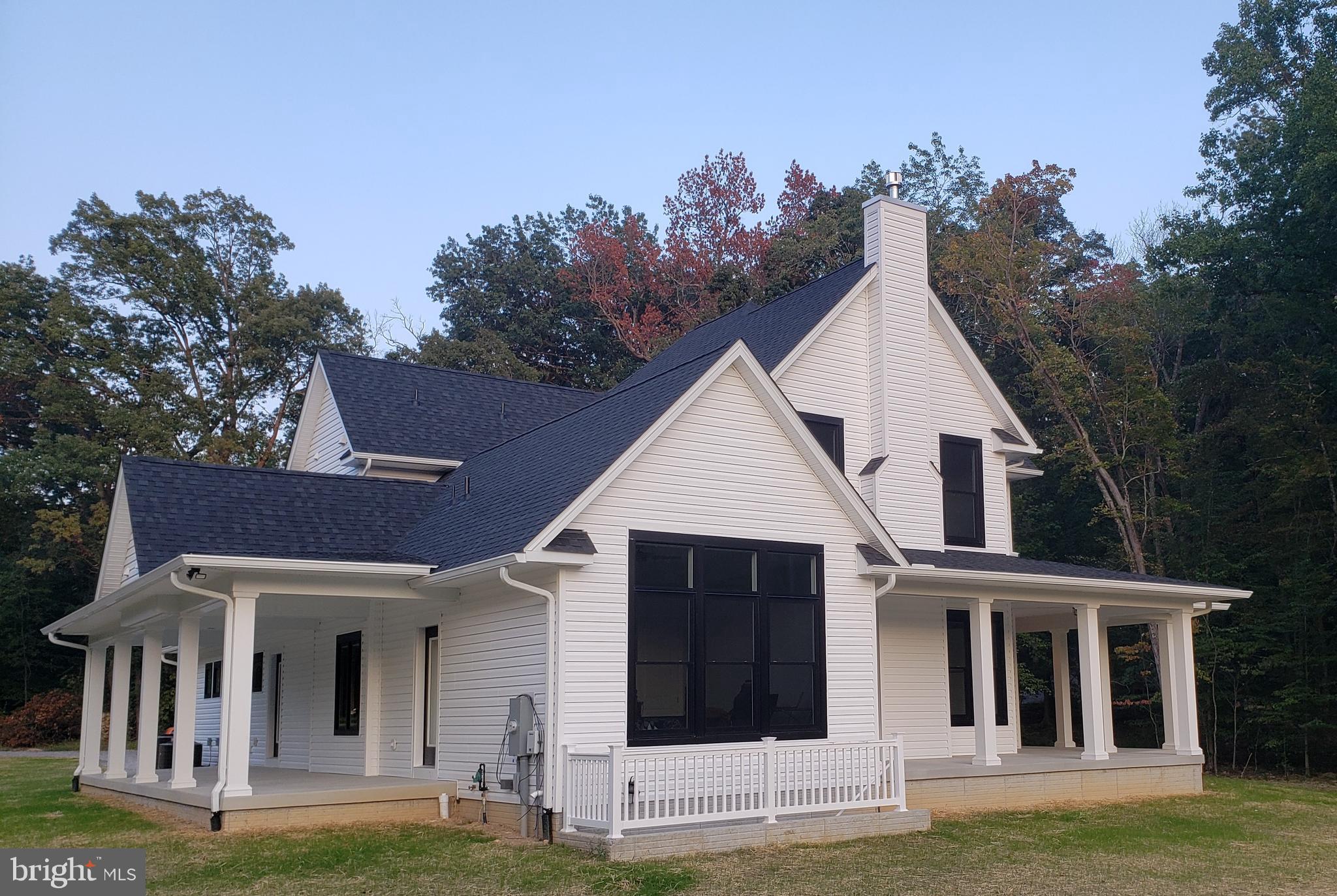 274 Carefree Ln