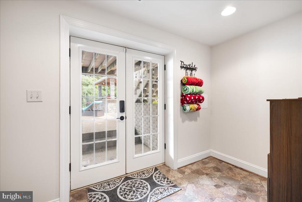 237 Tyson Dr