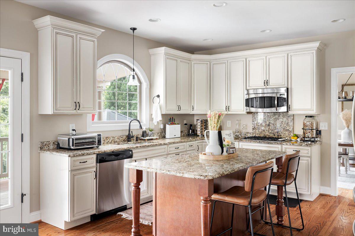 237 Tyson Dr