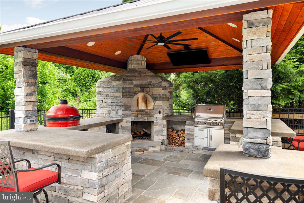 237 Tyson Dr