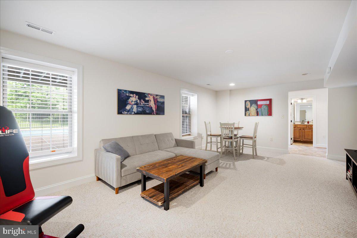 237 Tyson Dr