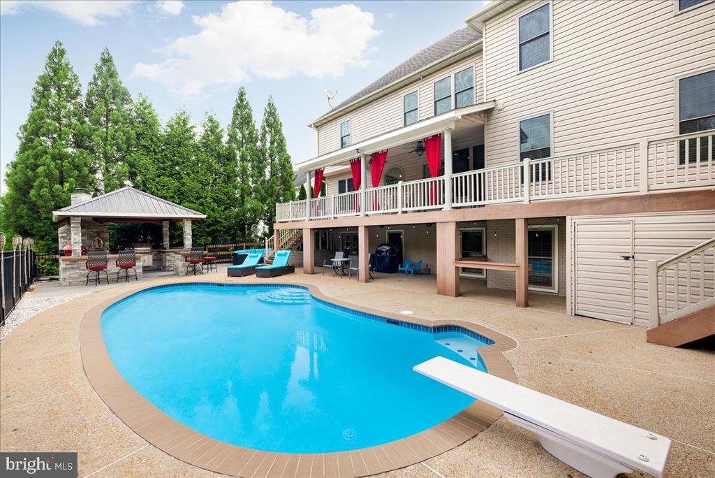 237 Tyson Dr