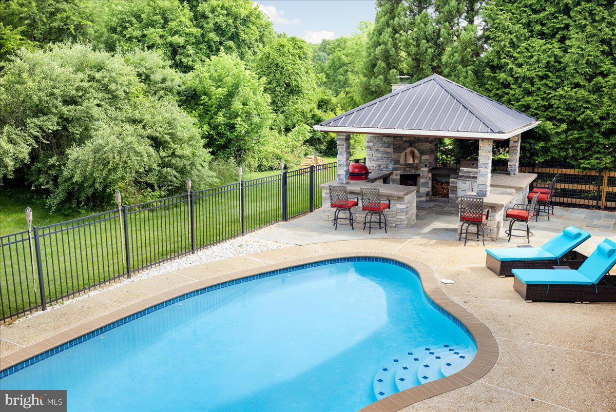 237 Tyson Dr