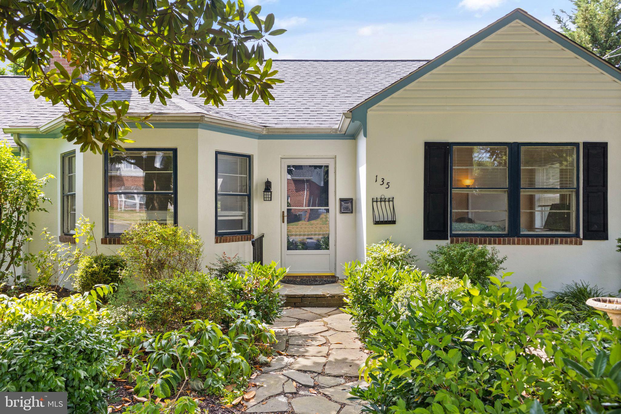 135 Rosemont Cir