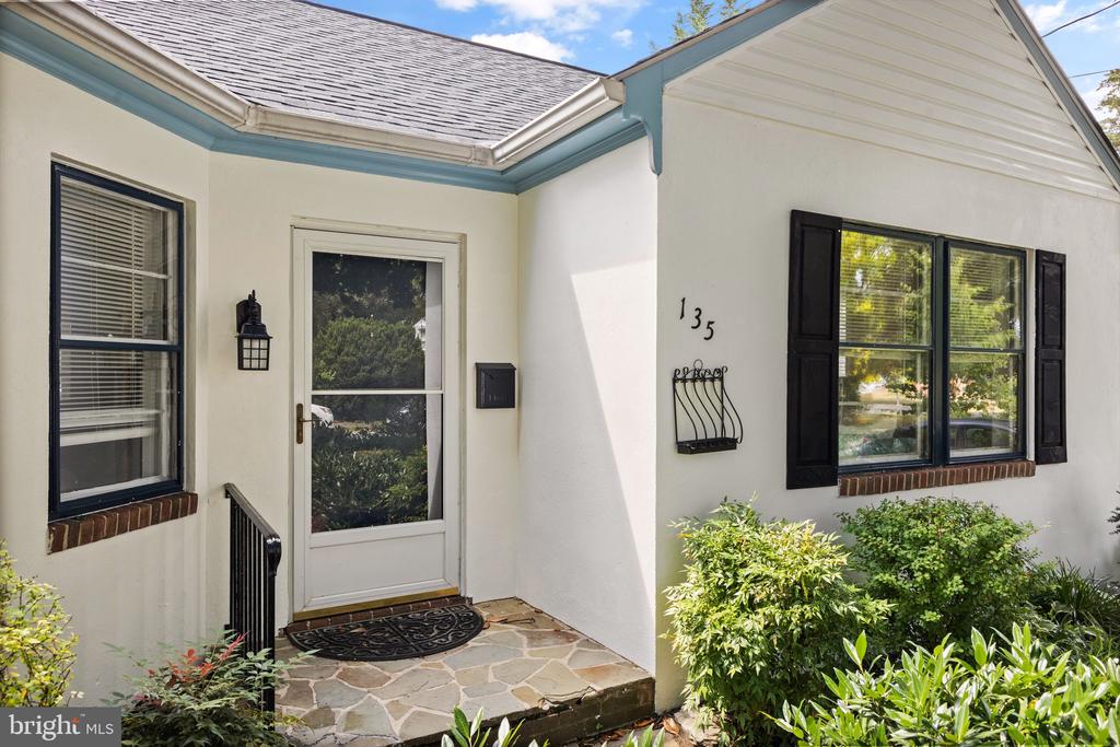 135 Rosemont Cir
