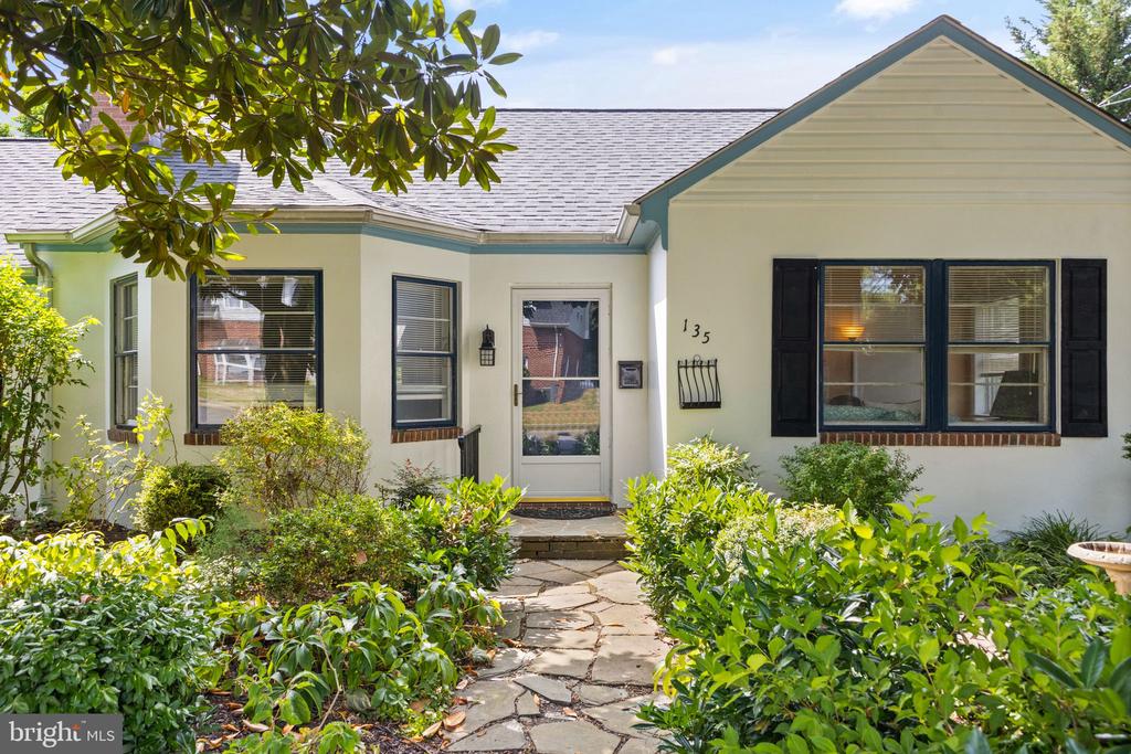 135 Rosemont Cir