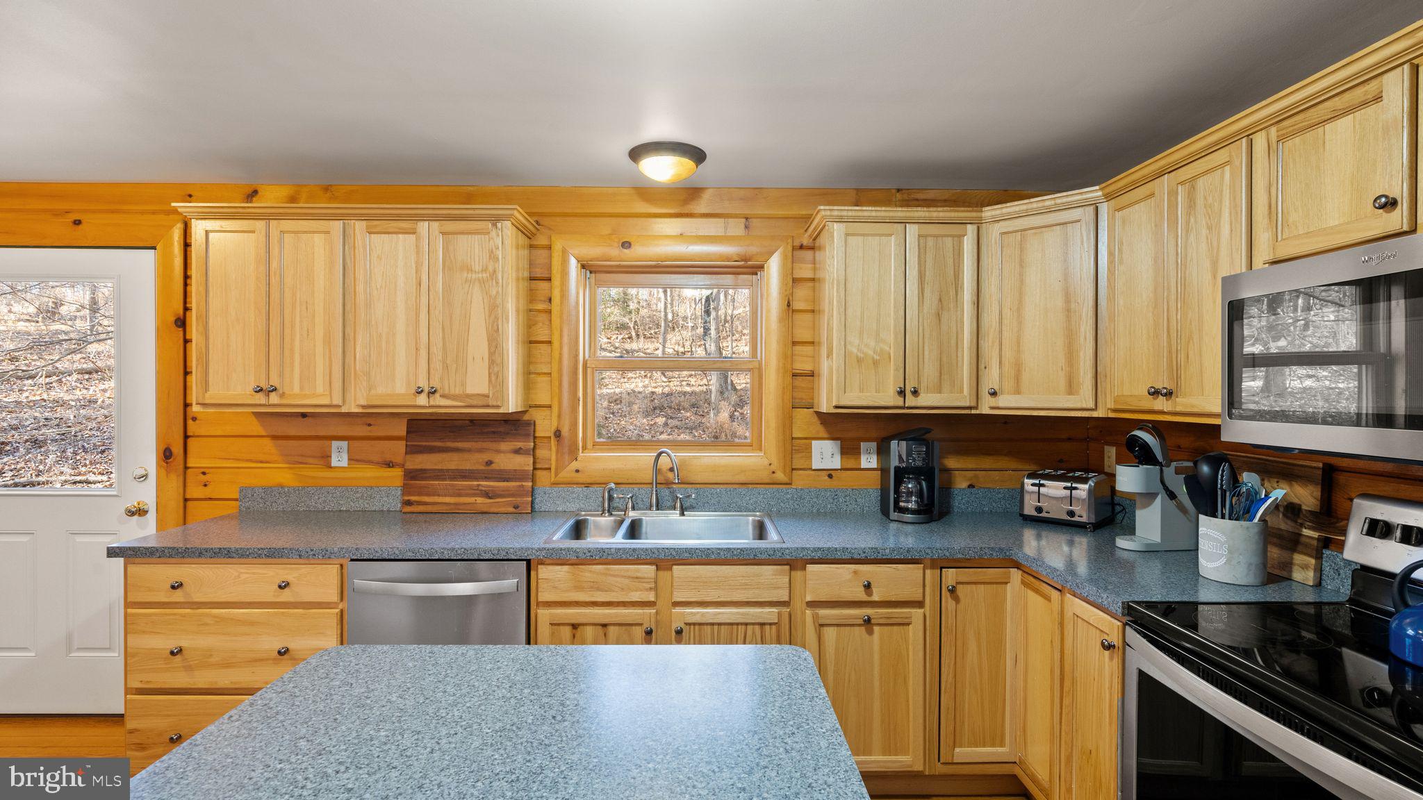 303 Alder Ln