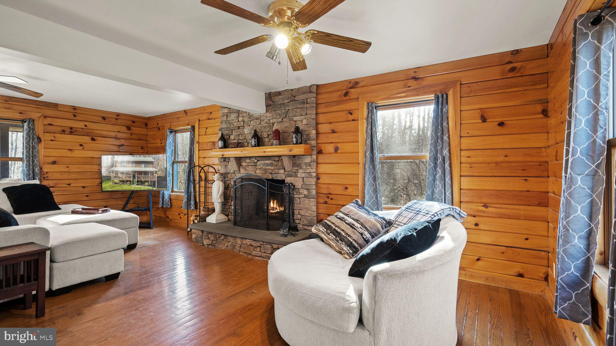 303 Alder Ln
