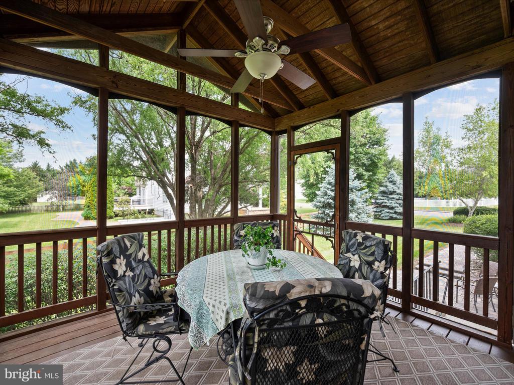 112 Tyson Dr