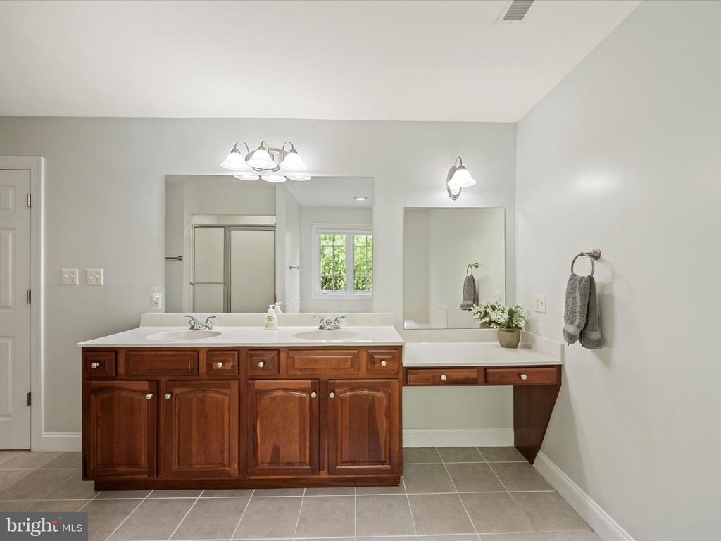 112 Tyson Dr