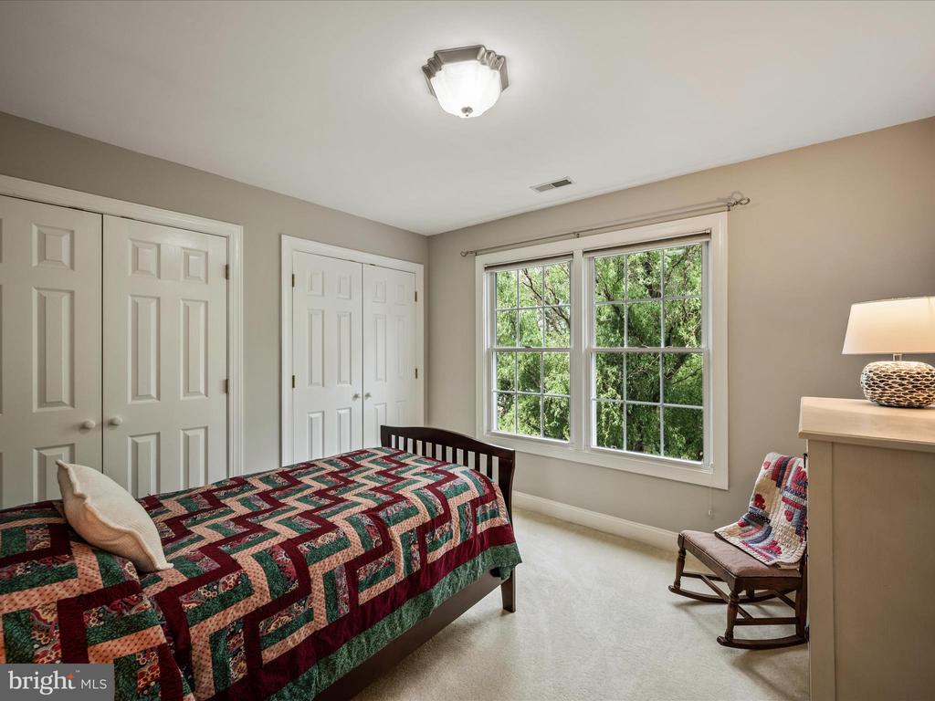 112 Tyson Dr