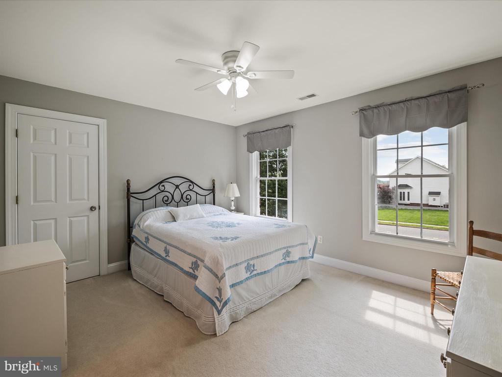 112 Tyson Dr