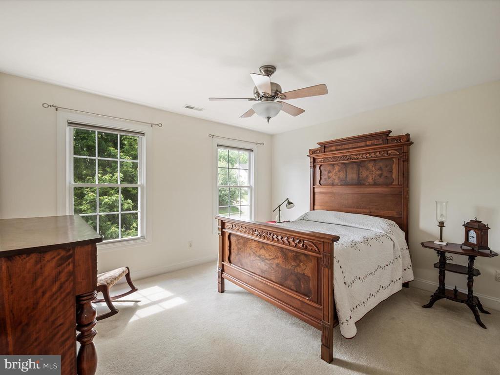 112 Tyson Dr