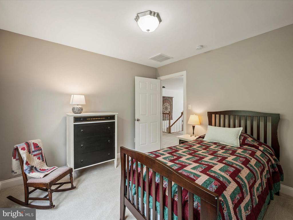 112 Tyson Dr