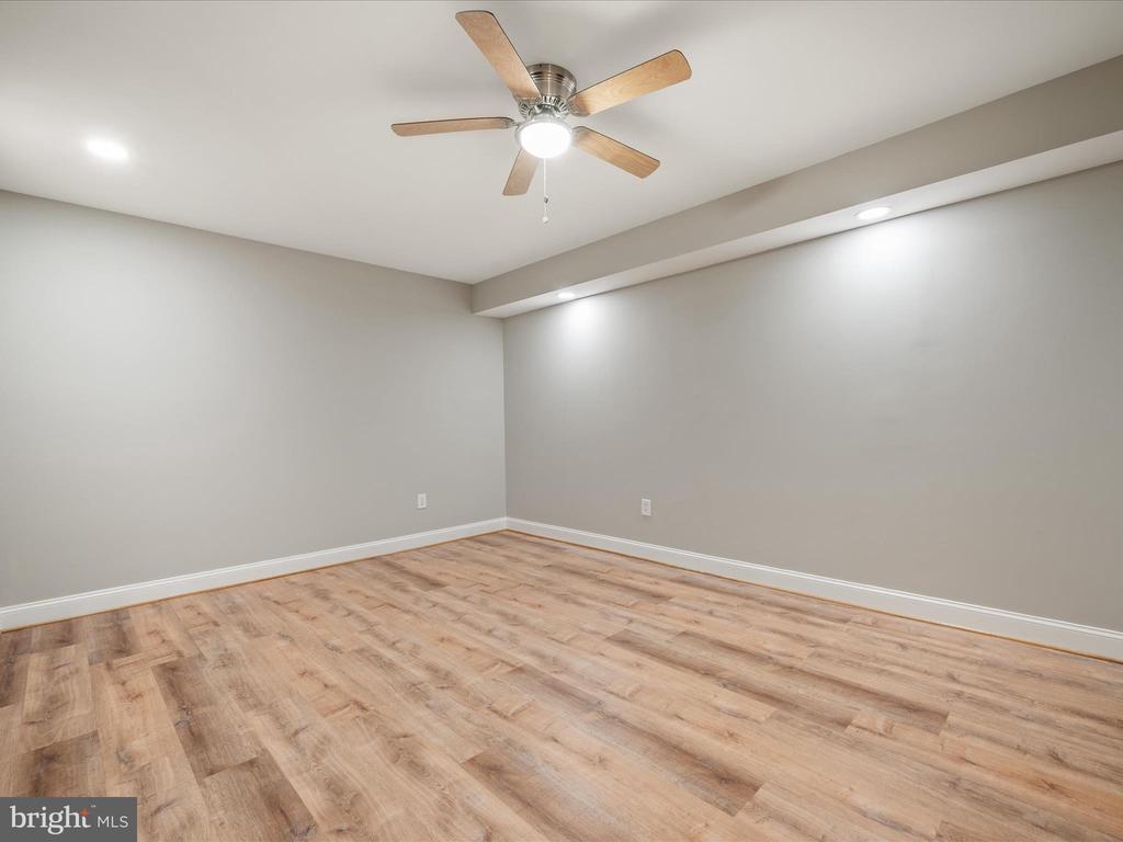 112 Tyson Dr