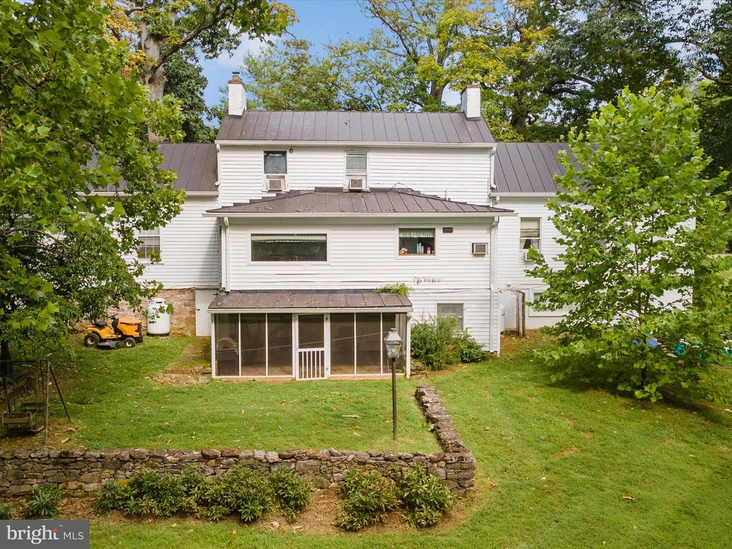 1105 Bishop Meade Rd