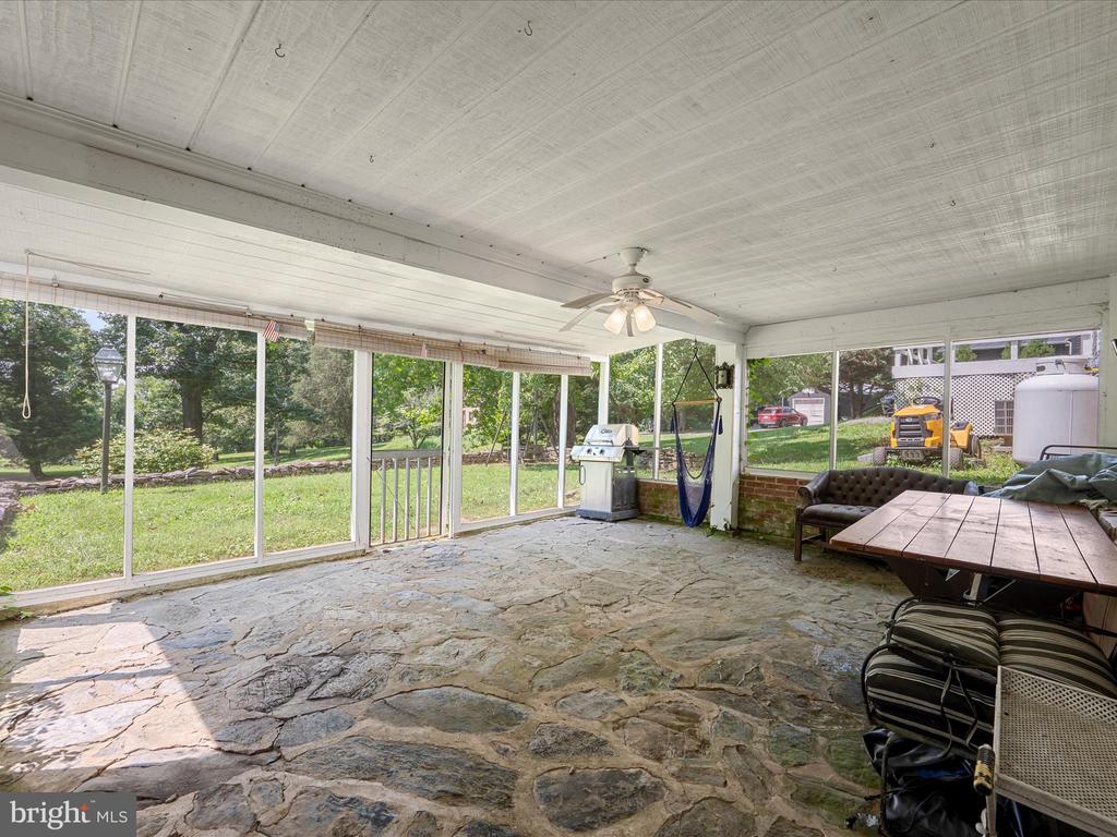 1105 Bishop Meade Rd