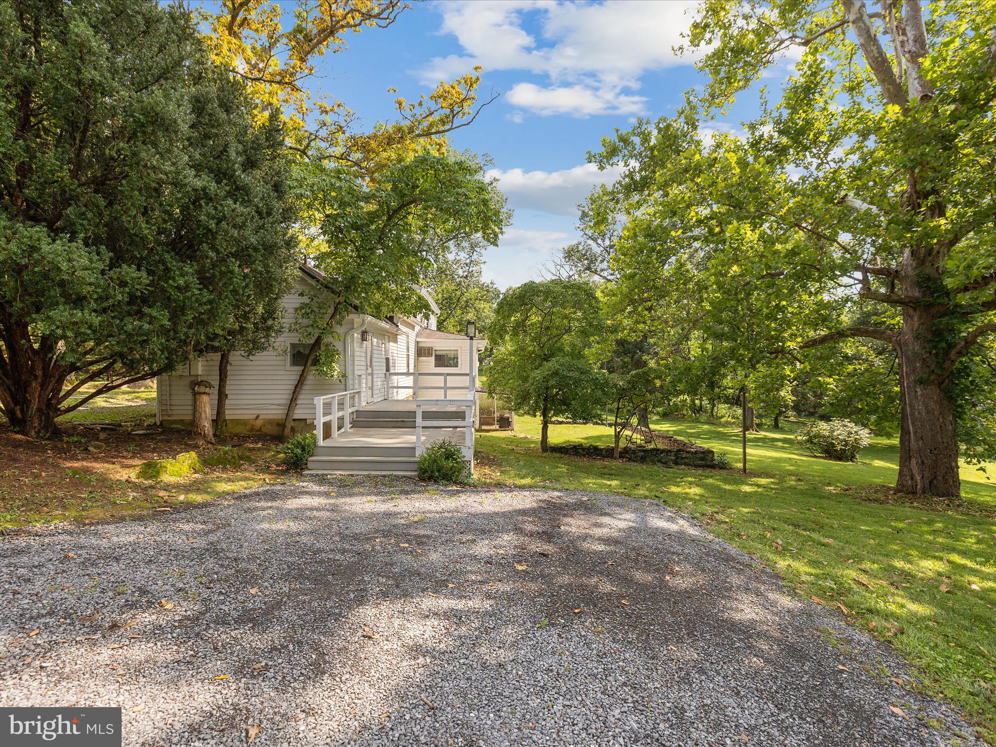 1105 Bishop Meade Rd