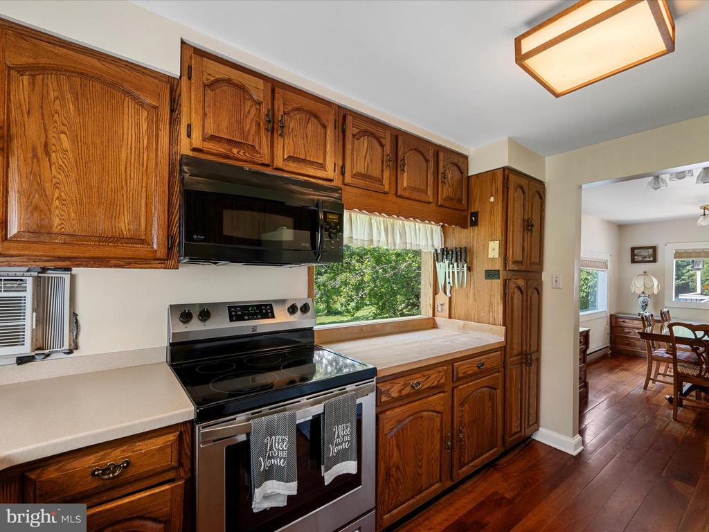 1105 Bishop Meade Rd