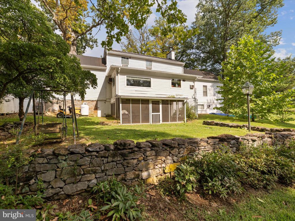 1105 Bishop Meade Rd