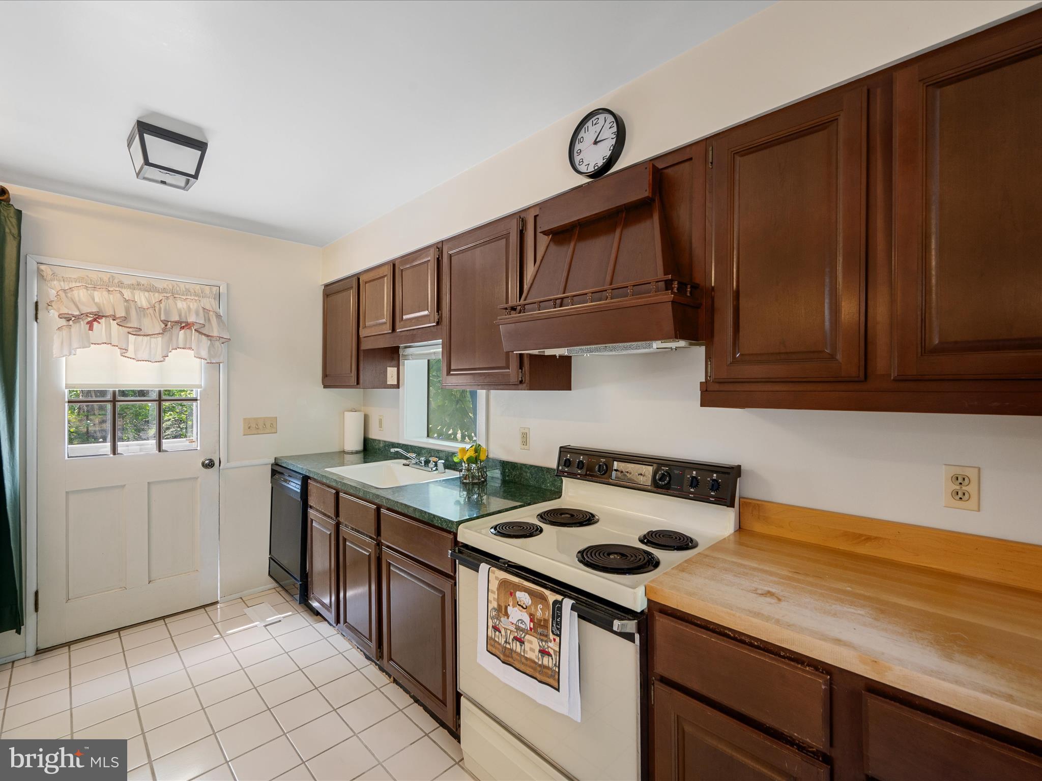 1105 Bishop Meade Rd