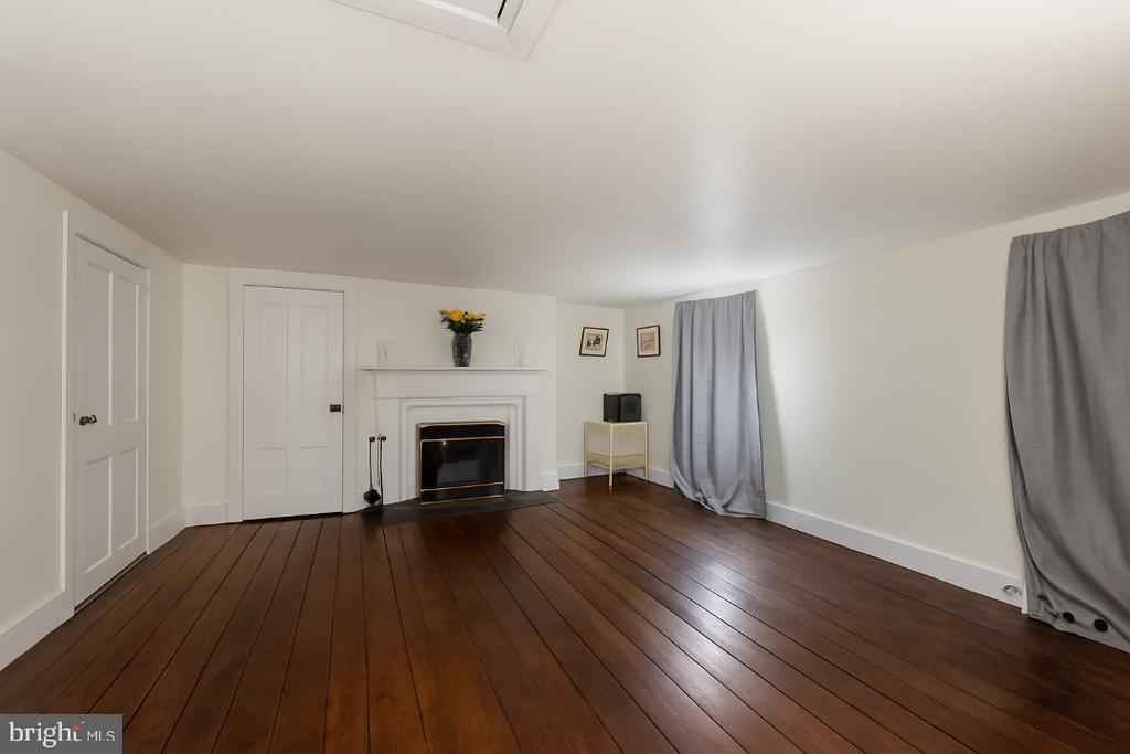 1105 Bishop Meade Rd