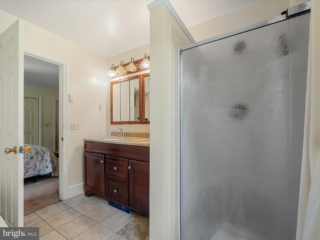 1105 Bishop Meade Rd