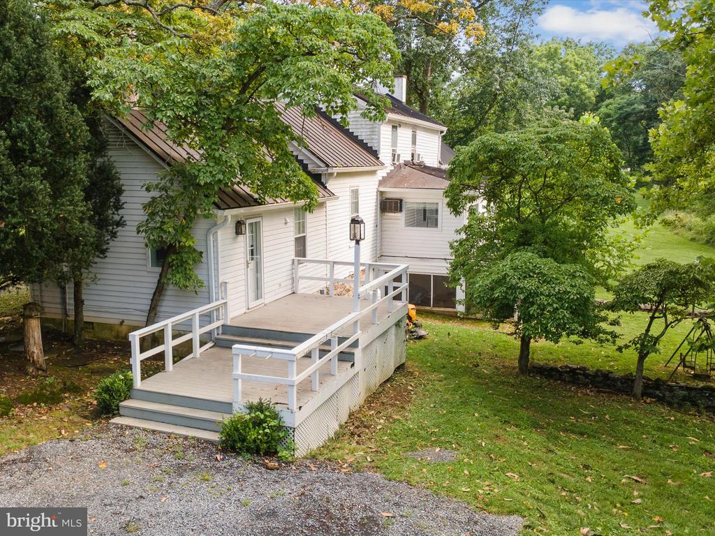 1105 Bishop Meade Rd