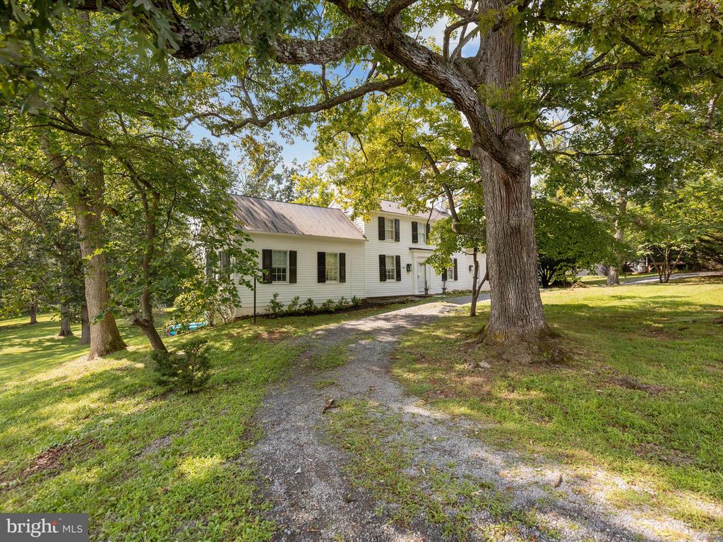 1105 Bishop Meade Rd