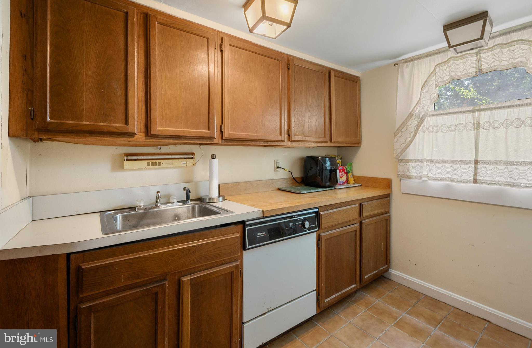 1105 Bishop Meade Rd