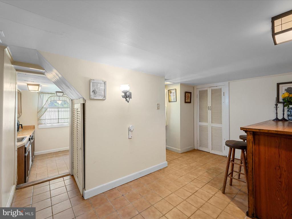 1105 Bishop Meade Rd