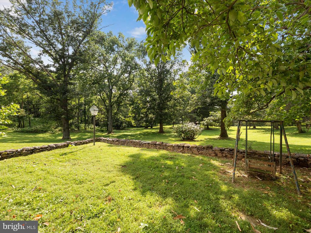 1105 Bishop Meade Rd