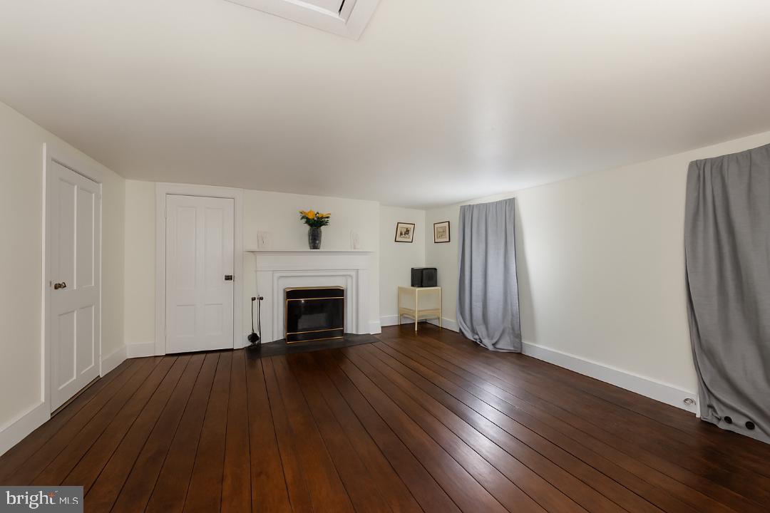 1105 Bishop Meade Rd