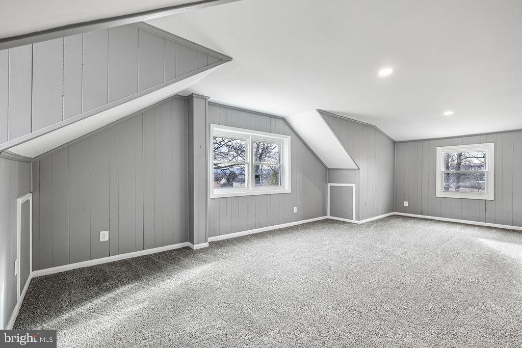 201 N GREENWAY AVENUE