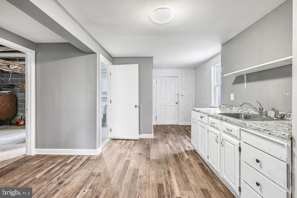 201 N GREENWAY AVENUE