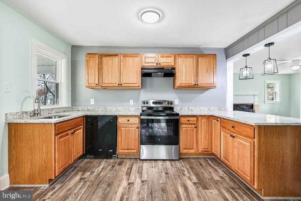 201 N GREENWAY AVENUE