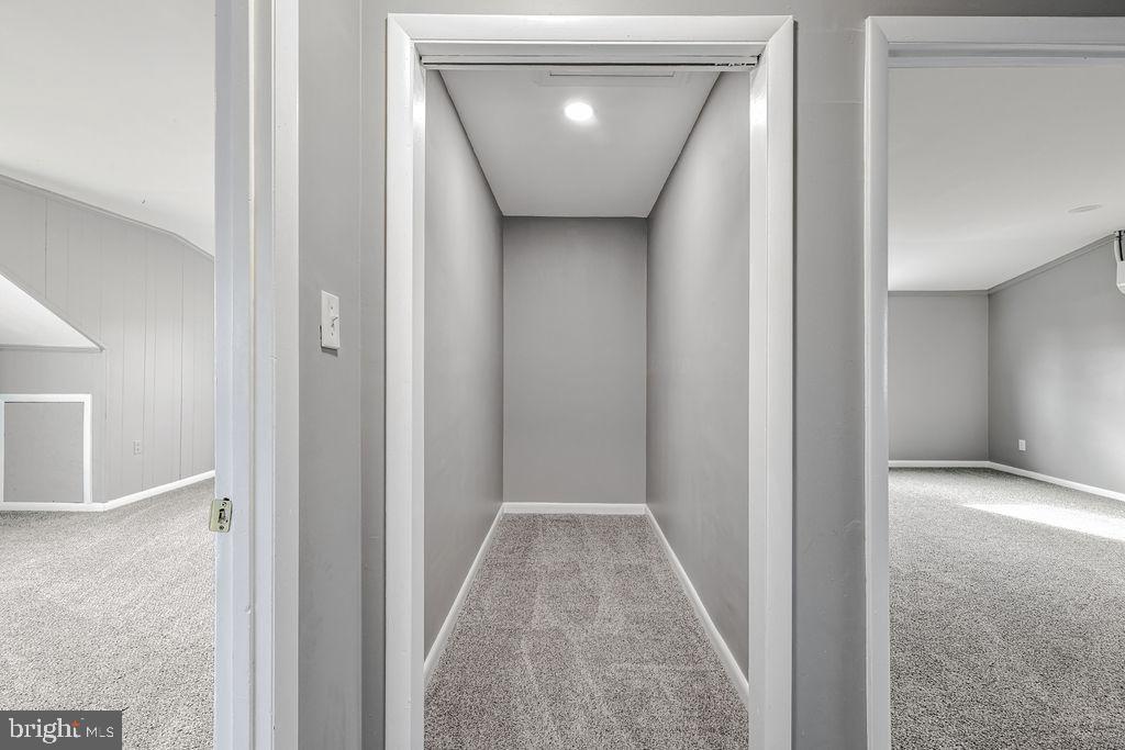 201 N GREENWAY AVENUE