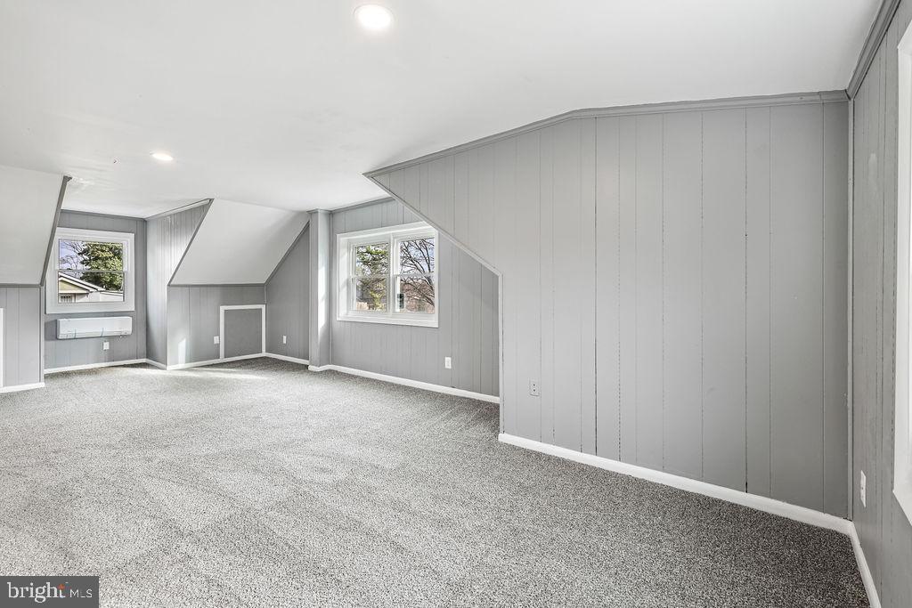 201 N GREENWAY AVENUE