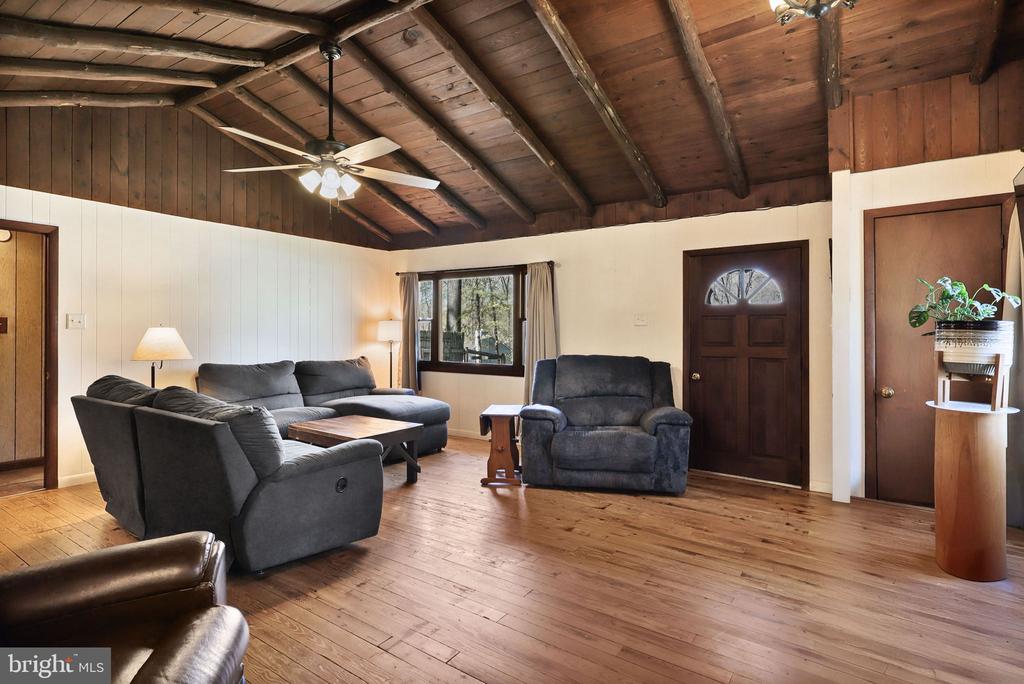479 HEMLOCK LANE