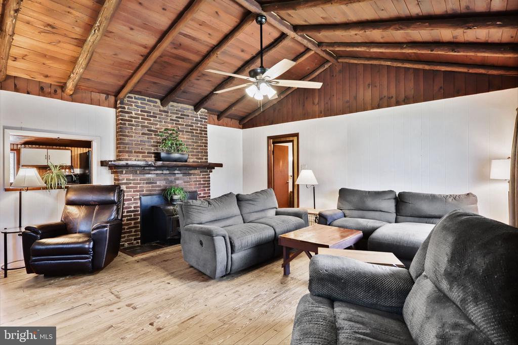 479 HEMLOCK LANE