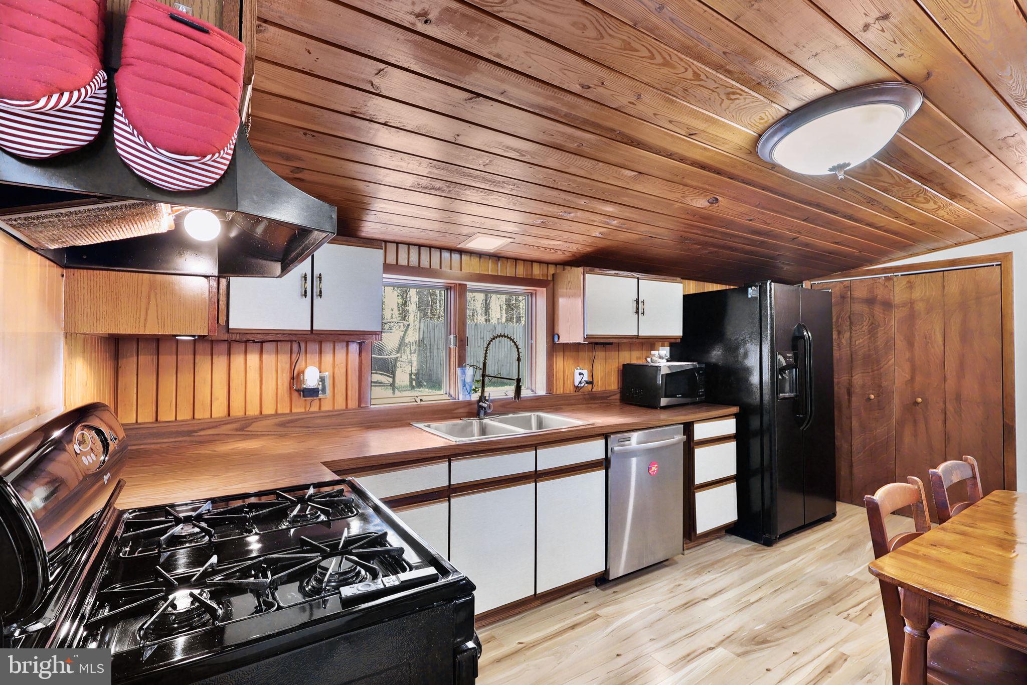479 HEMLOCK LANE
