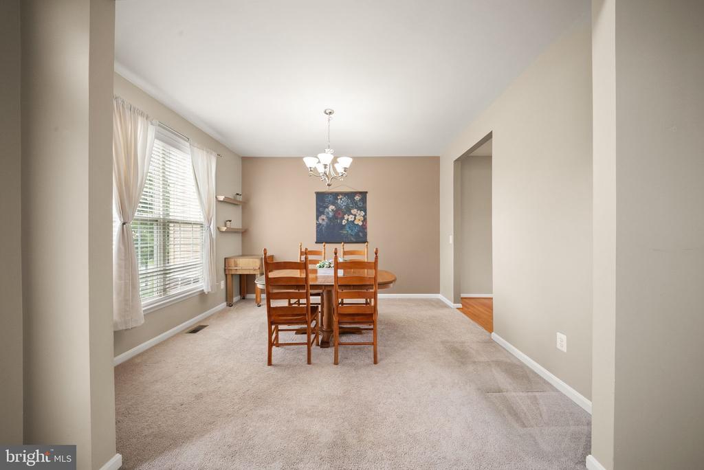 16 LITTEN COURT