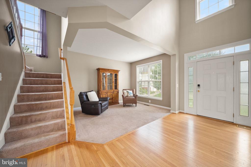 16 LITTEN COURT