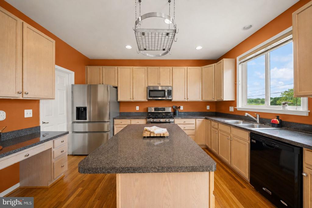 16 LITTEN COURT