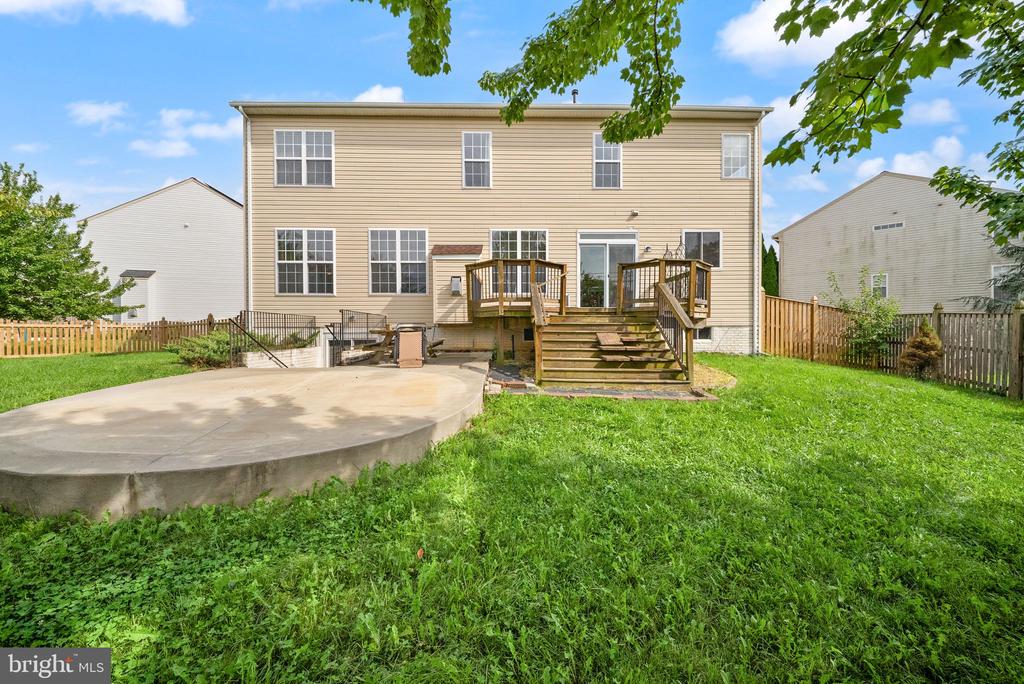 16 LITTEN COURT