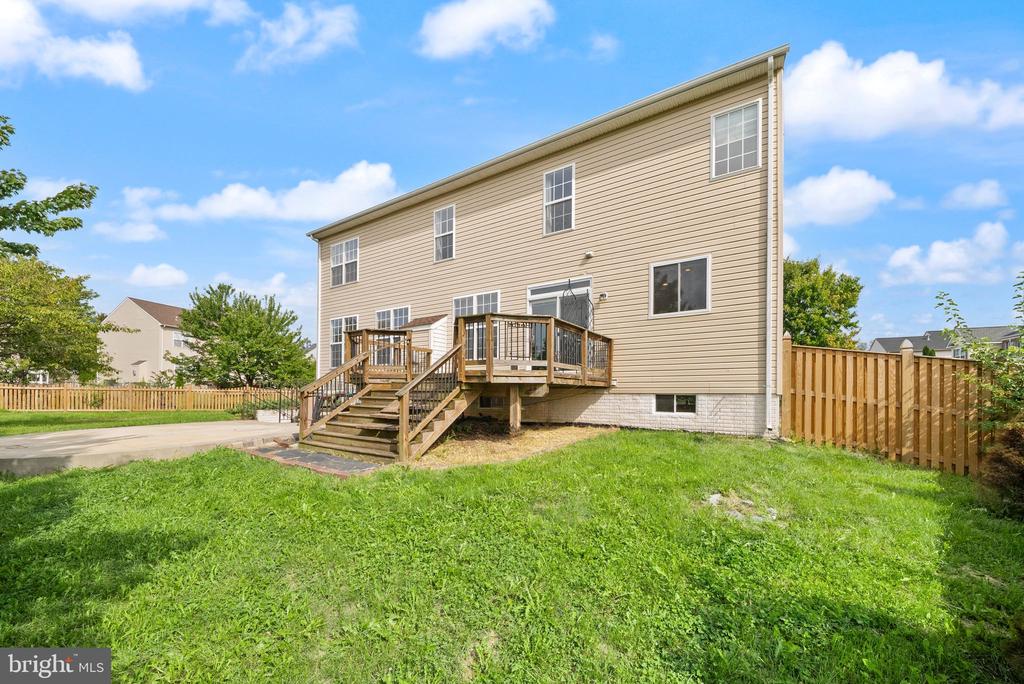 16 LITTEN COURT
