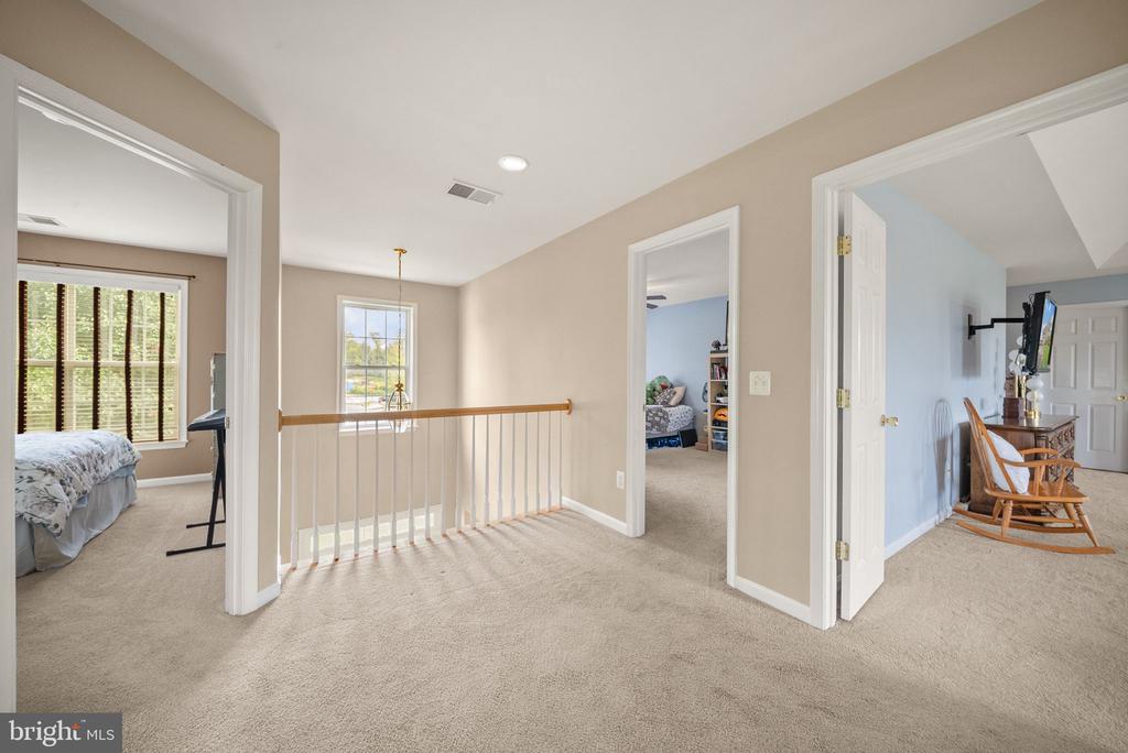 16 LITTEN COURT