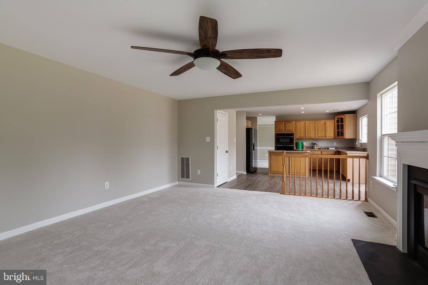 905 WOODCREST LOOP